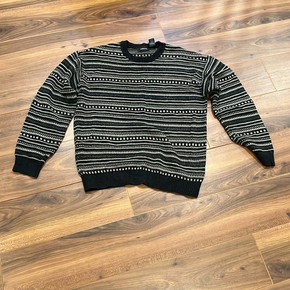 Claiborne black and patterned sweater size M